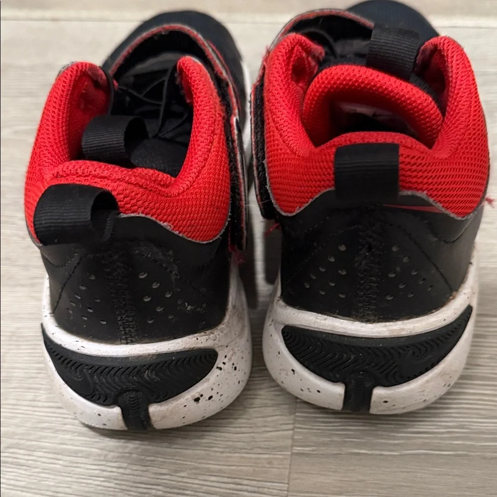 Nike Kids Black and Red Hook-and-Loop Sneakers - Picture 3 of 5